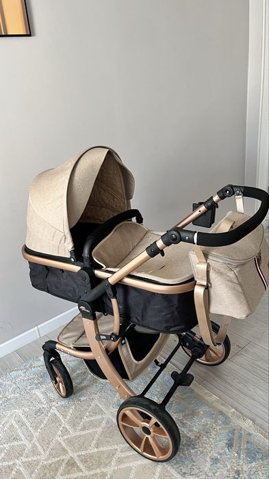 Детская коляска почти новая