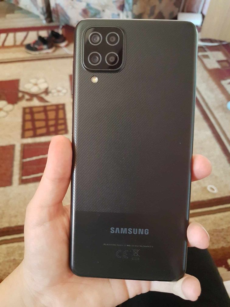 Bună vând telefon Samsung A12 în stare foarte bună pana în 400 lei