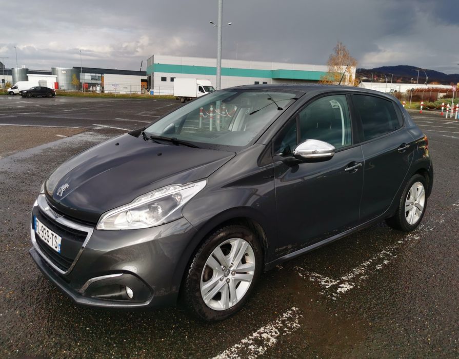 Peugeot 208 1.2VTI Signature 75903km an 2019