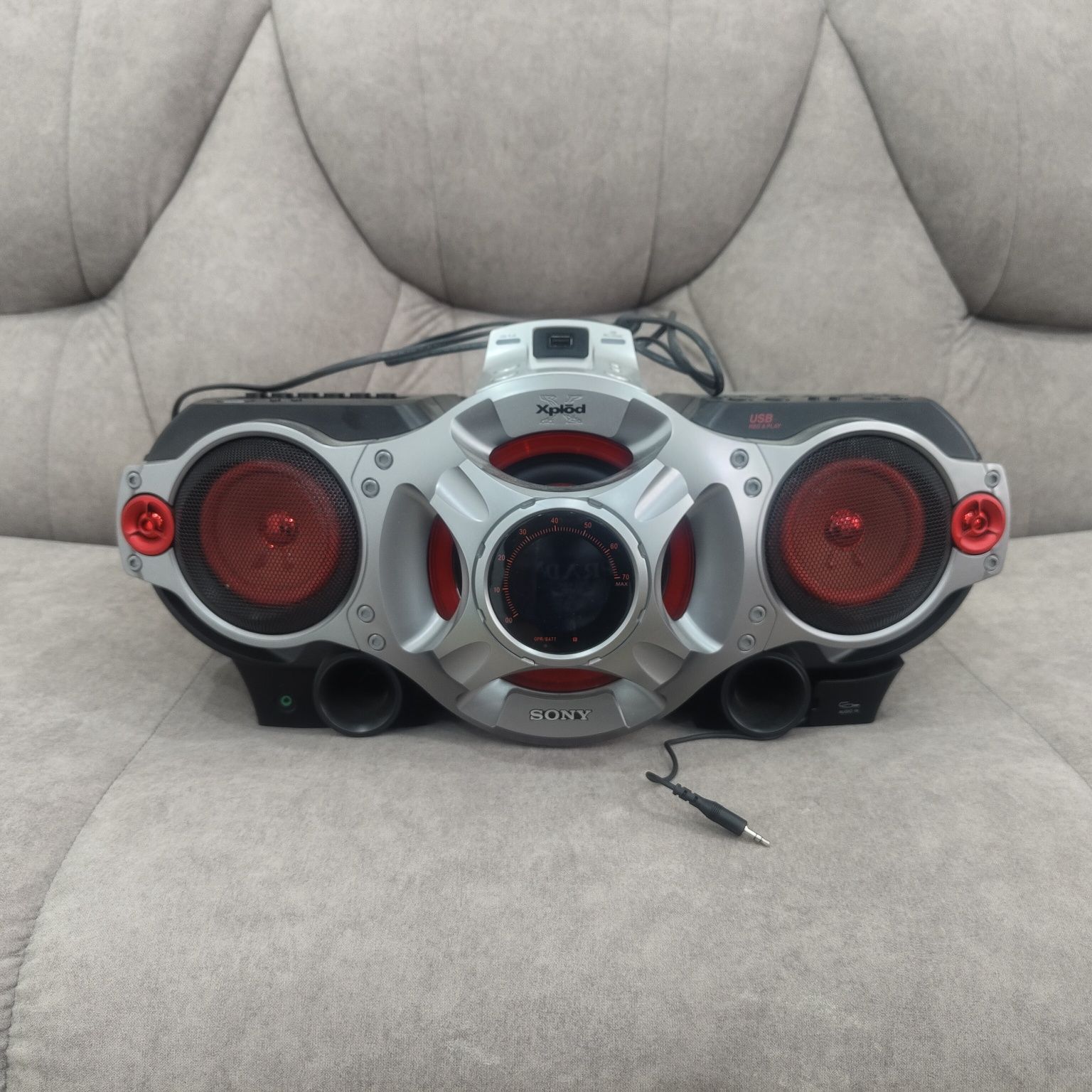 Продается Sony CFD-RG880CP.