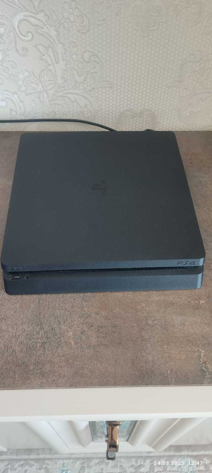 Playstation 4, 1 ТБ памяти , PS4 с джойстиком и играми