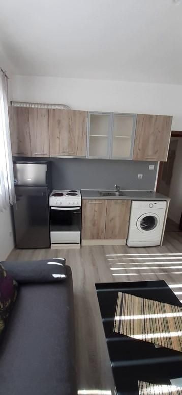 Дава се под наем Двустаен апартамент в София, Изгрев - 45 кв.м за 375 € - Снимка #1
