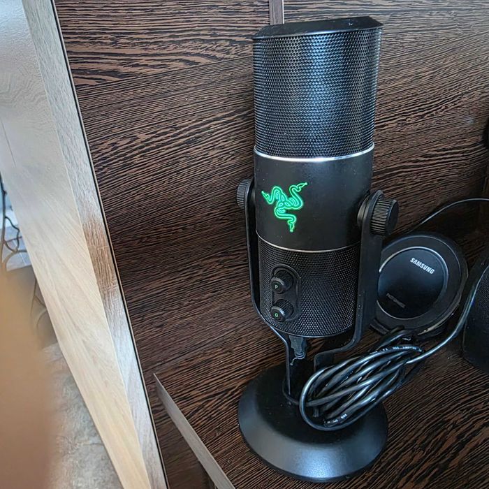 Microfon Gaming Razer Seiren Pro