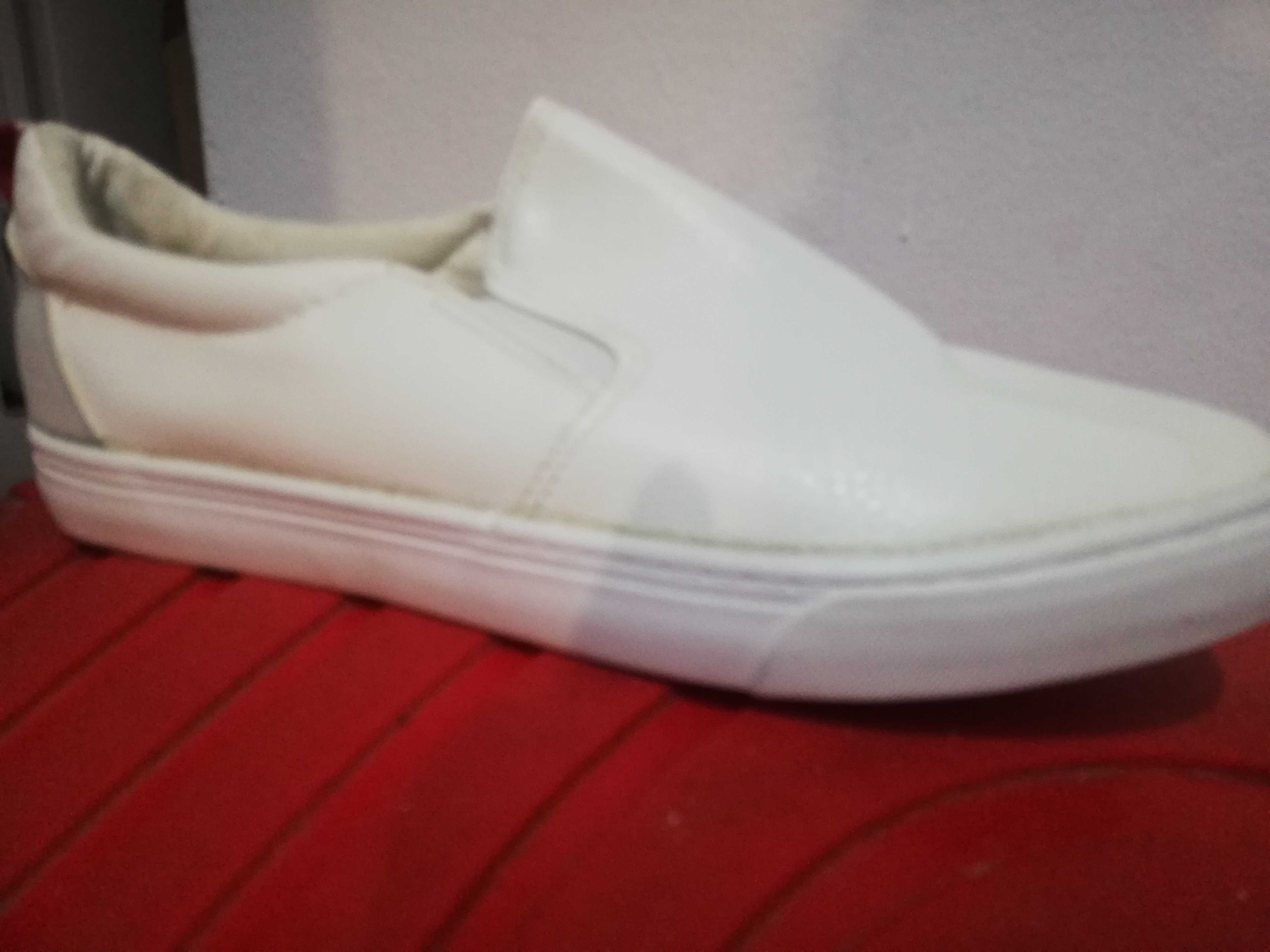 Pantofi sport eleganți de bărbați