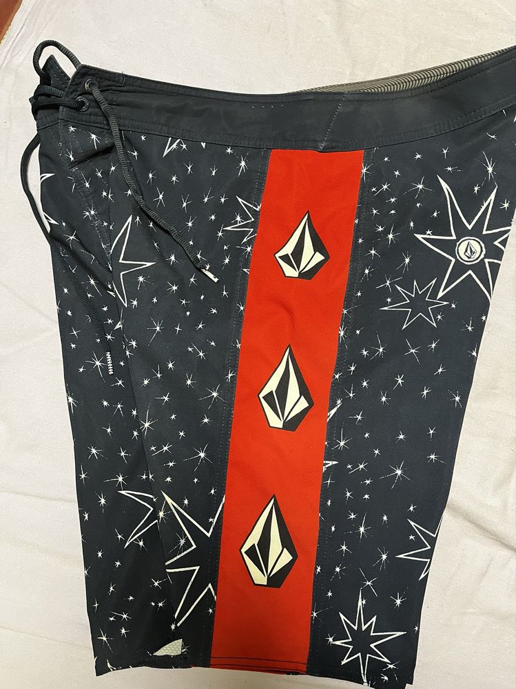 Volcom бордшорти 33 размер
