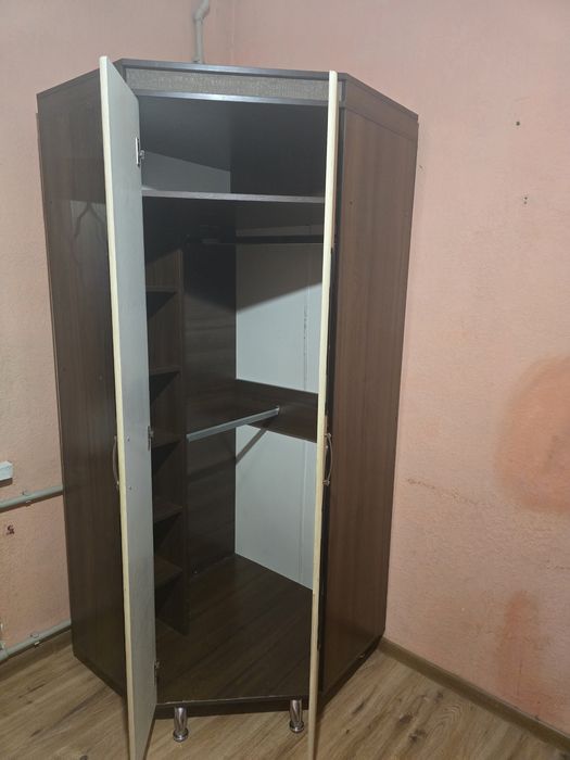 Шкаф для одежды в отличном состоянии