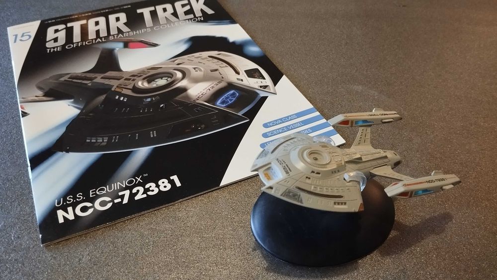 STAR TREK model and magazine collection 
модел и колекция от списания