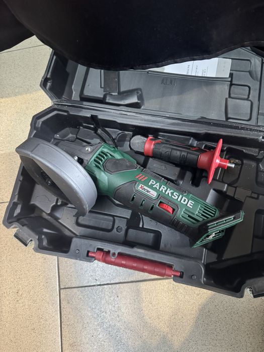 Комплект винтоверт и ъглошлайф Parkside