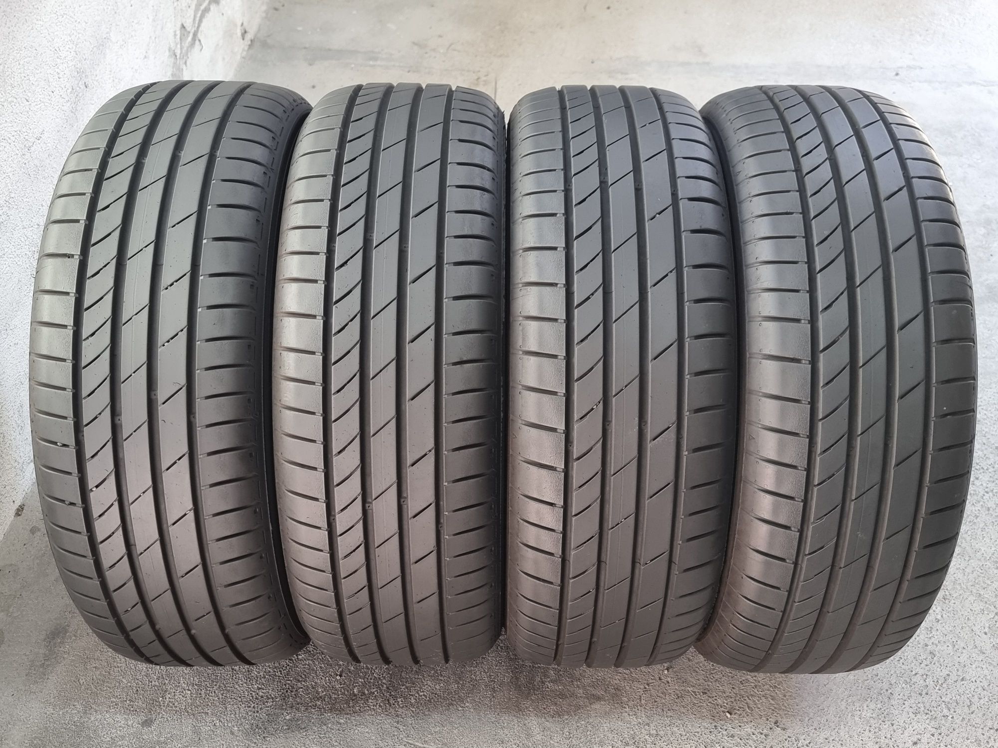"Dot 22" 205/60/16 Kumho 4Броя: 280лв 7мм