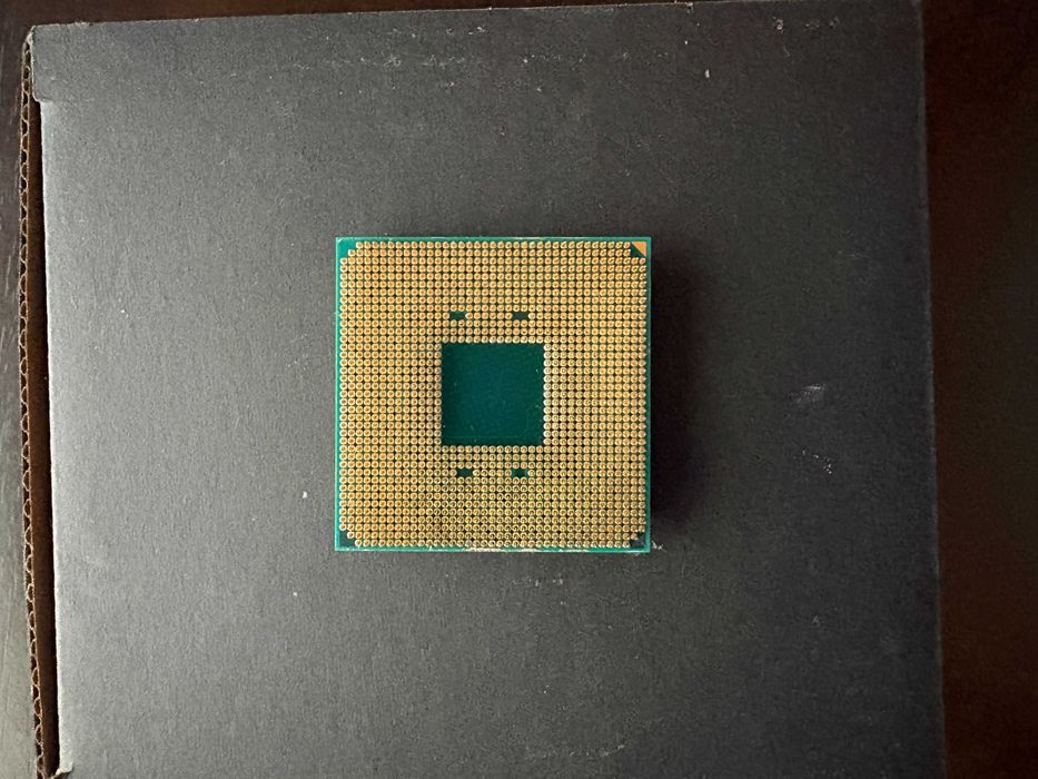 Procesor AMD Ryzen 3 2300X 3.5GHz STARE PERFECTA!