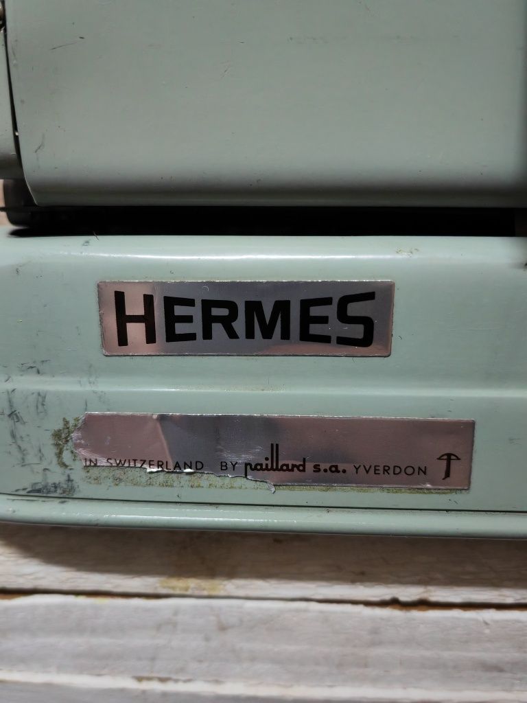 Vând/schimb Hermes Media 3 portabila