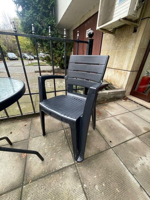 Маса с два стола