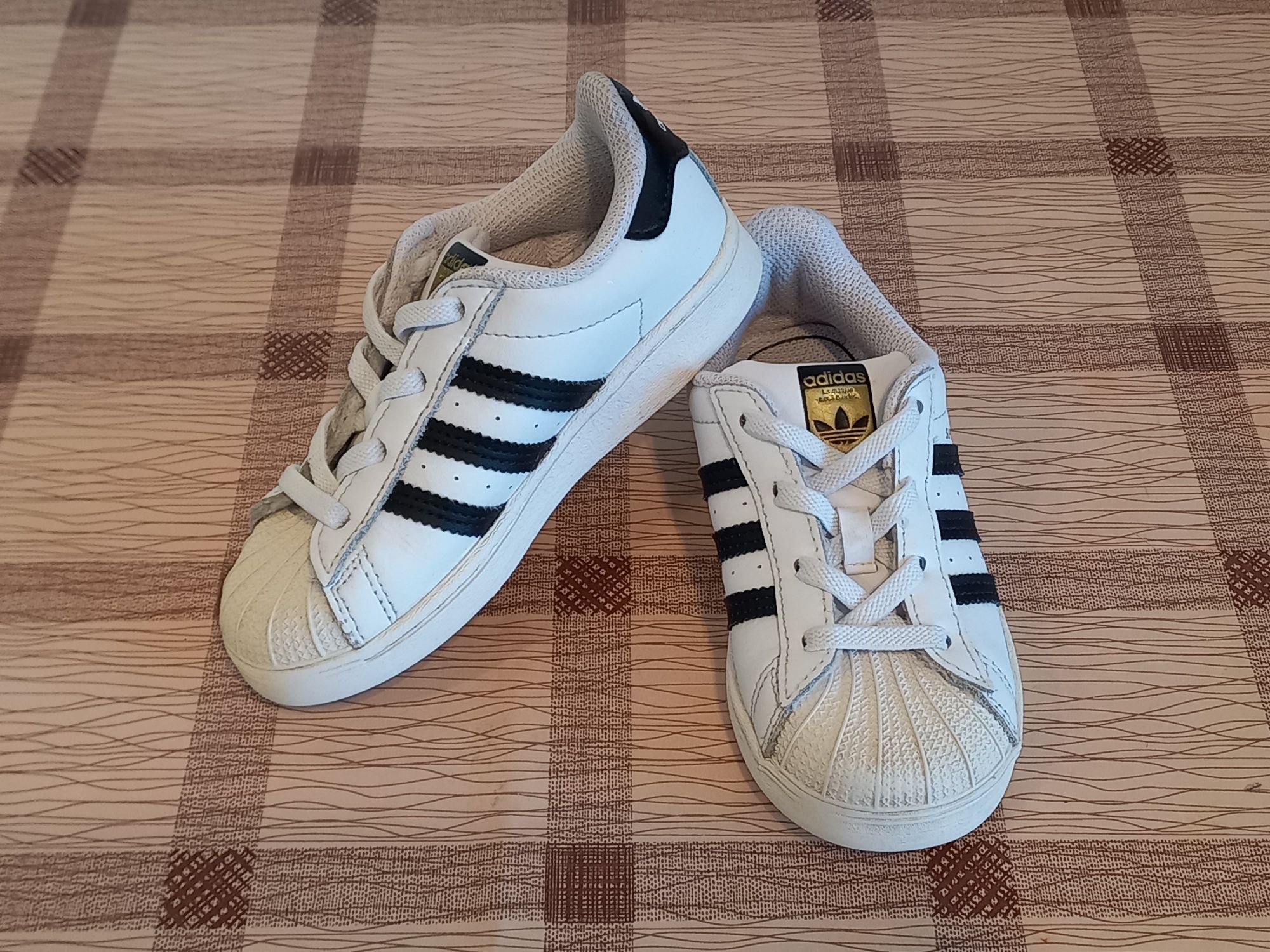 Маратонки Adidas 25 1/2 размер