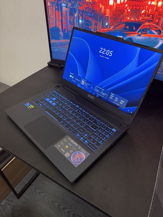Продавам лаптоп MSI Cyborg 15 A12V + ПОДАРЪК!!!