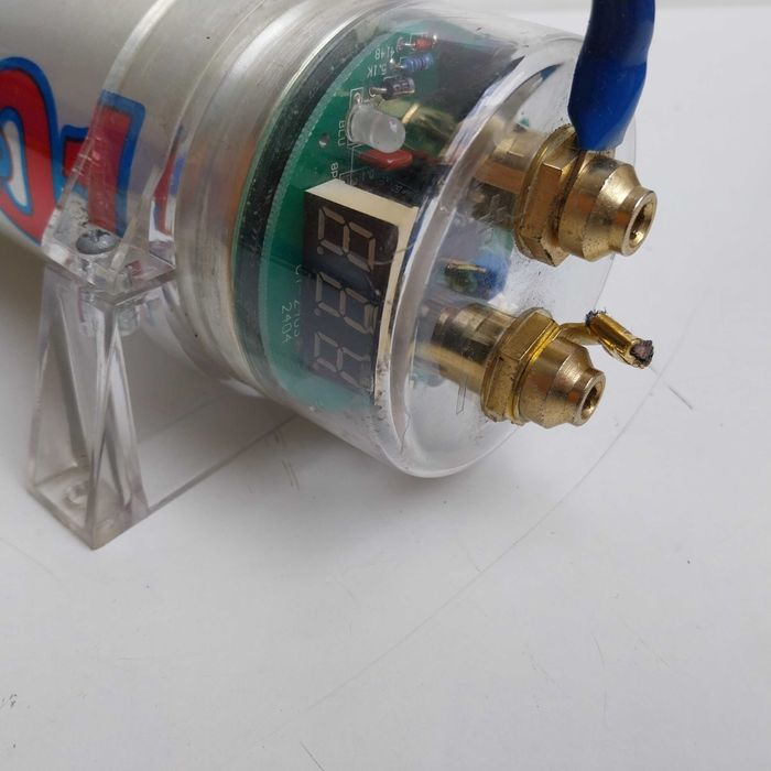 НАЙ ДОБРАТА ОФЕРТА Усилвател за кола Renegate / Alpine /Кондензатор