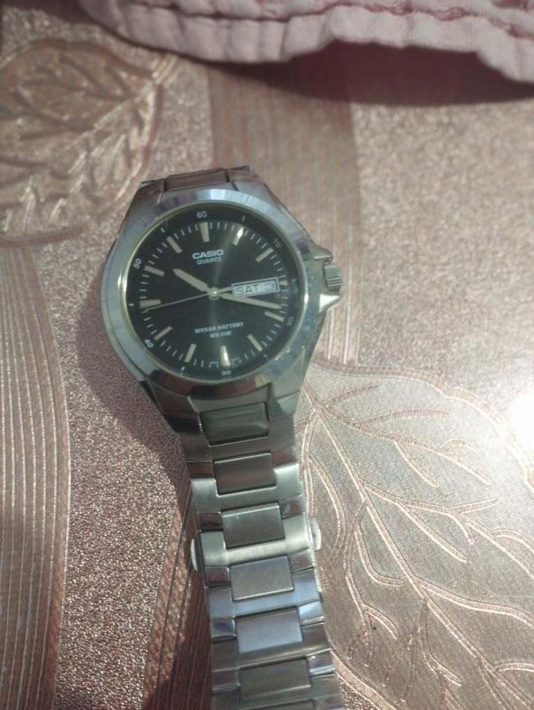 Часы CASIO Quartiz