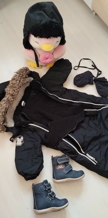 Lot băiețel 6-12 luni (combinezon, mănuși, căciula , ghetuțe