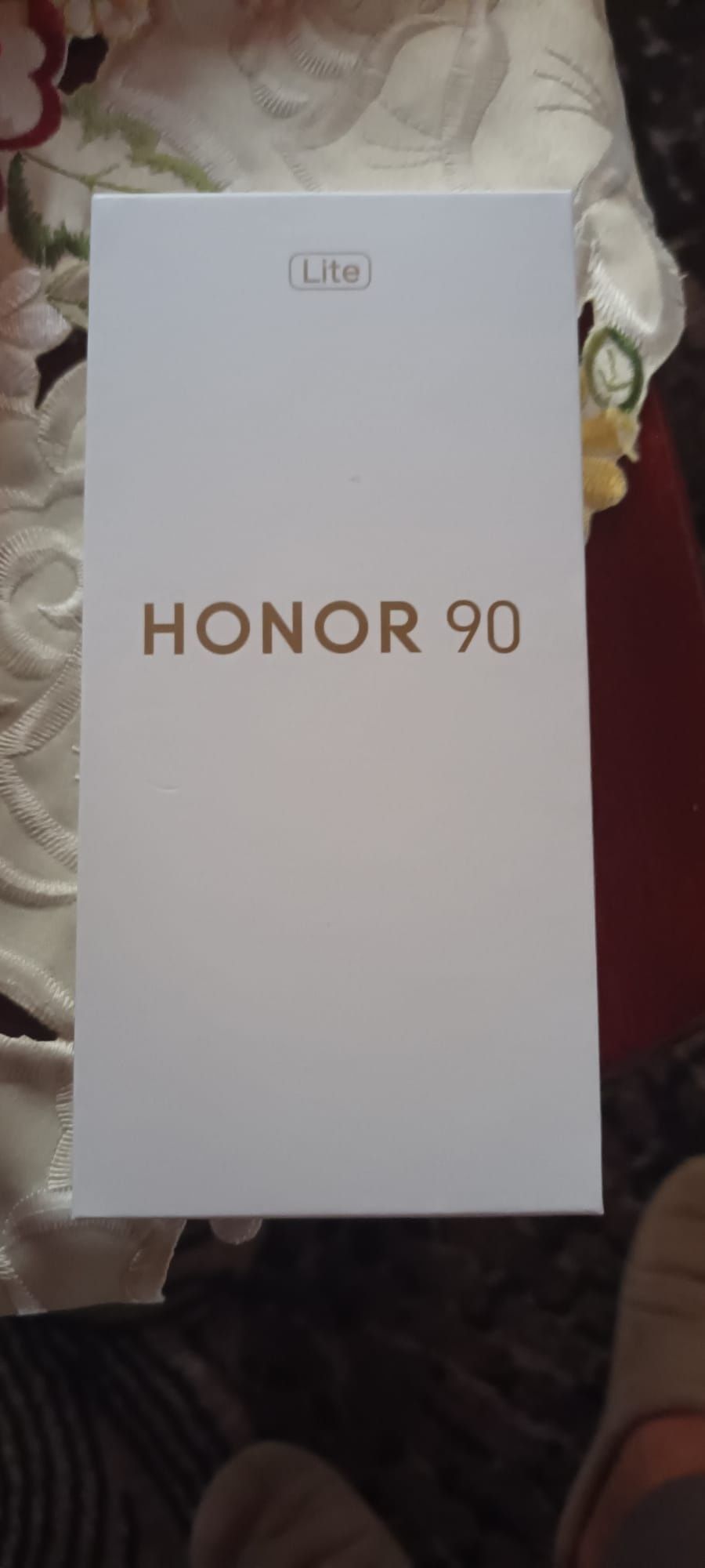 Honor  90  Lite.