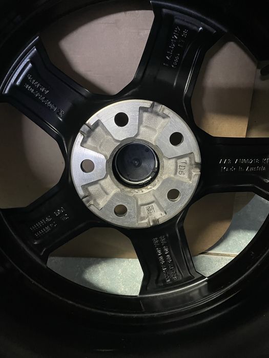 Jante aliaj R17 originale AUDI A3 205/50/17 Pirelli iarna