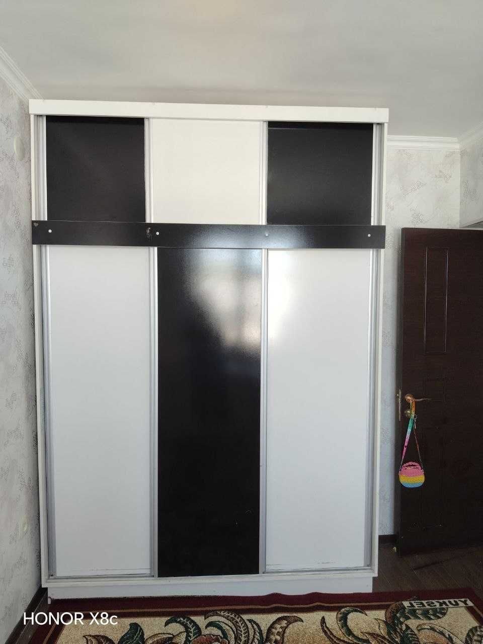 Дом 3х комнатная , кирпичный дом , 3 этажный третий этаж, новостройка