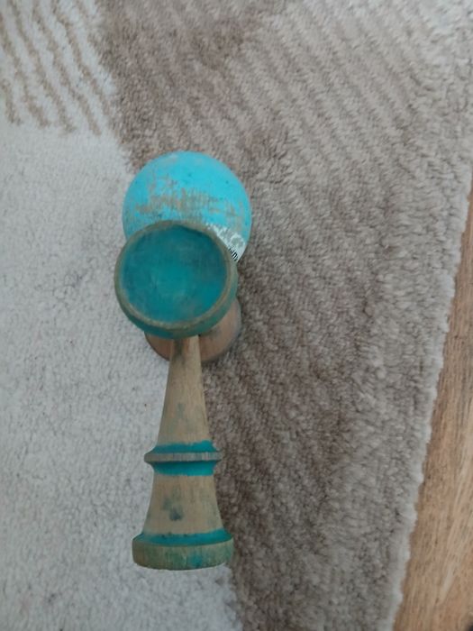 Vând kendama krom pop ruber