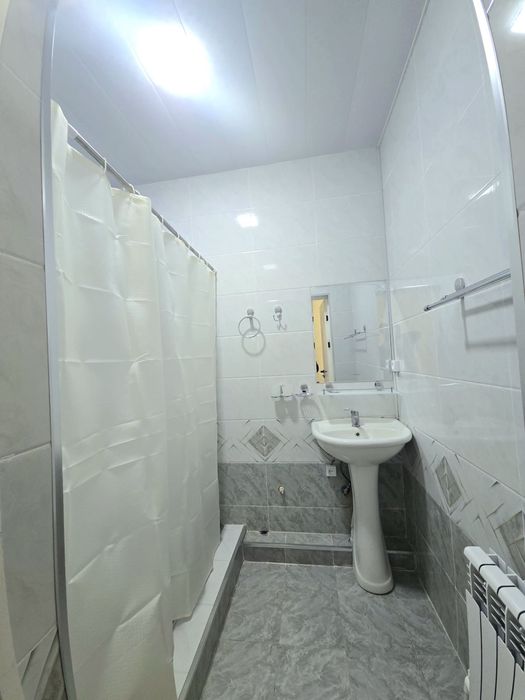 Продается 2 ком. Квартира на 3 этаже площадью 72 кв.м. По ул. Рудаки