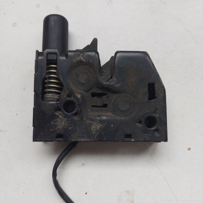 Butuc capota AUDI A8 III (4H2, 4H8, 4HC, 4HL) [ 2009 - 2018 ] OEM 8d0973822