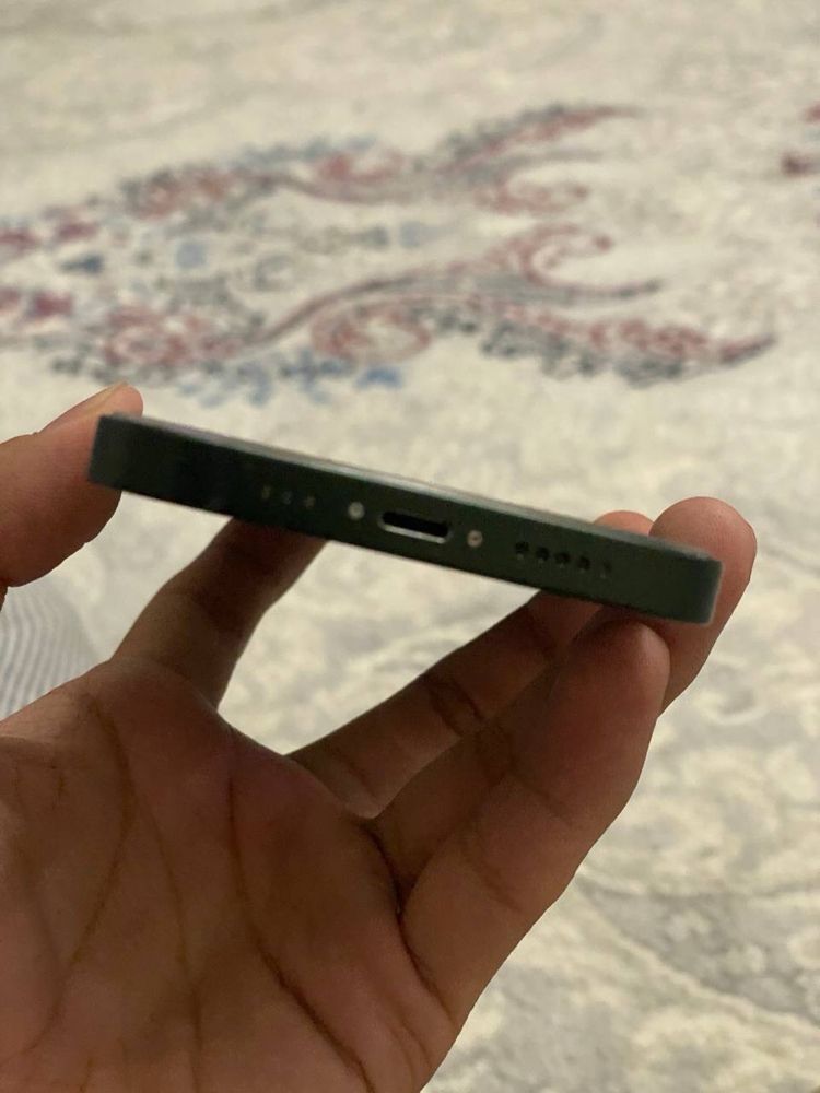 Iphone 13 green