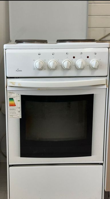 Продается плита FLAMA электрическая в хорошем состоянии рабочий