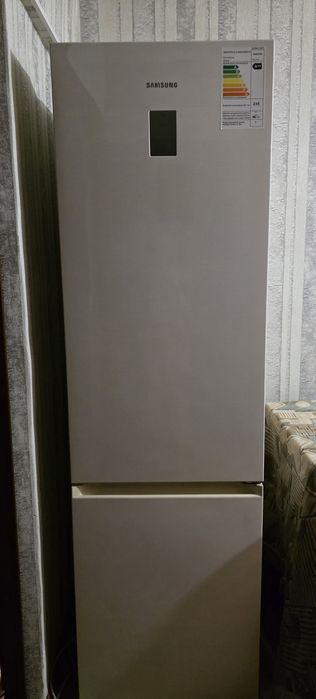 Продам холодильник Samsung RB38T7762EL