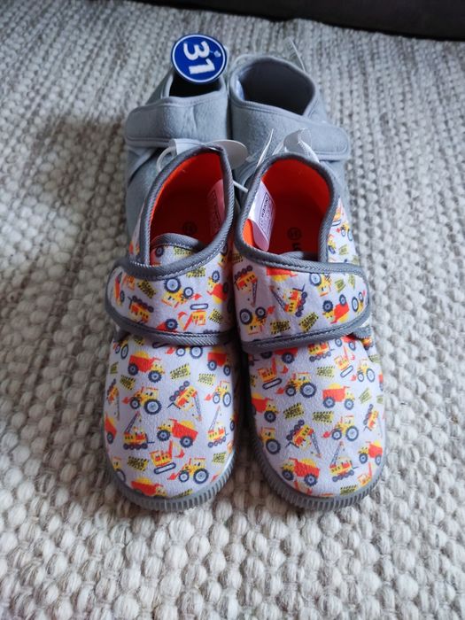 Livrare gratis Pantofi papuci botosi interior casa gradinita