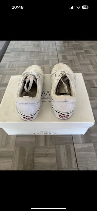 Vand tenisi de fete cu talpa groasa Vans