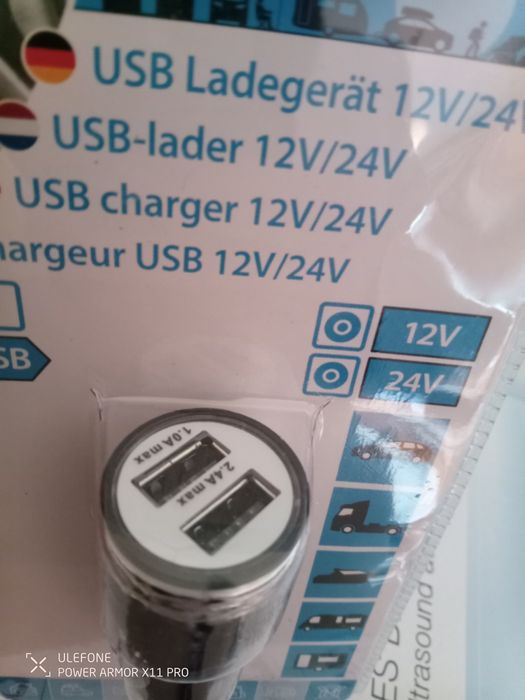 incarcator auto telefon doua USB nou