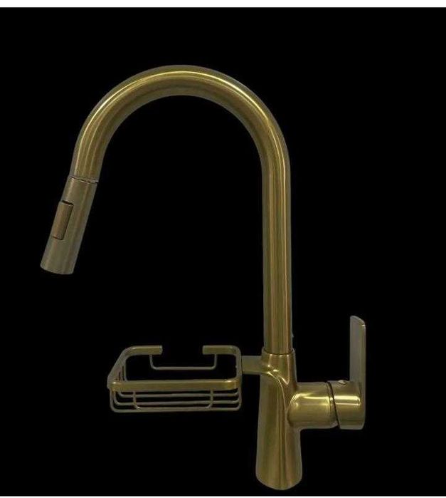 Смесители для кухни  золотого цвета