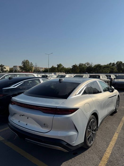 BYD Han L 701 km наличие