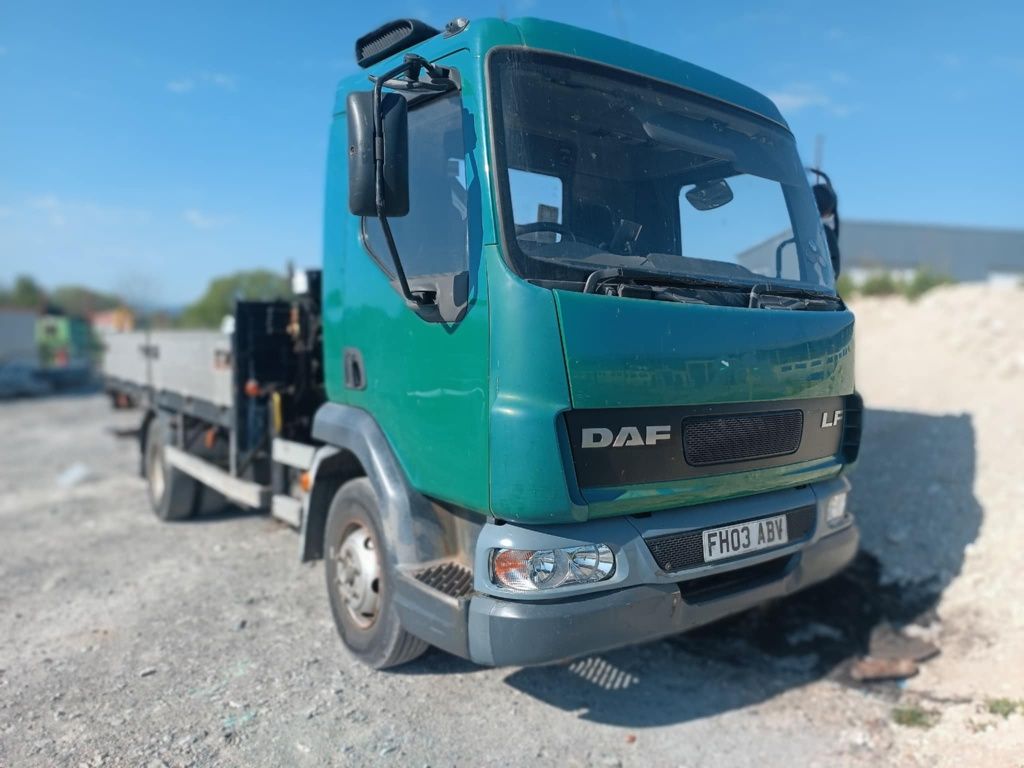 Продава се DAF lf камион с кран