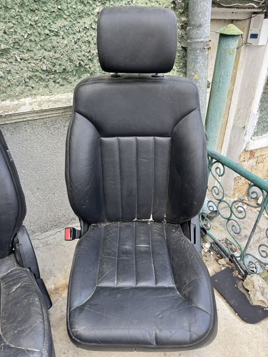 Черен кожен салон с подгрев свален от Mercedes R класа W251