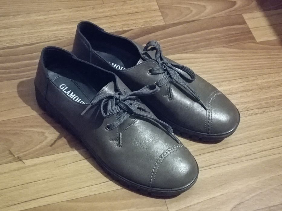 Продается женская обувь