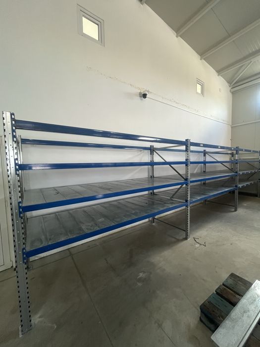 Rafturi metalice depozitare manual