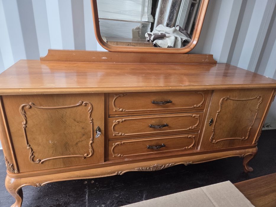 Старинвн скрин(комод).скрин с огледало