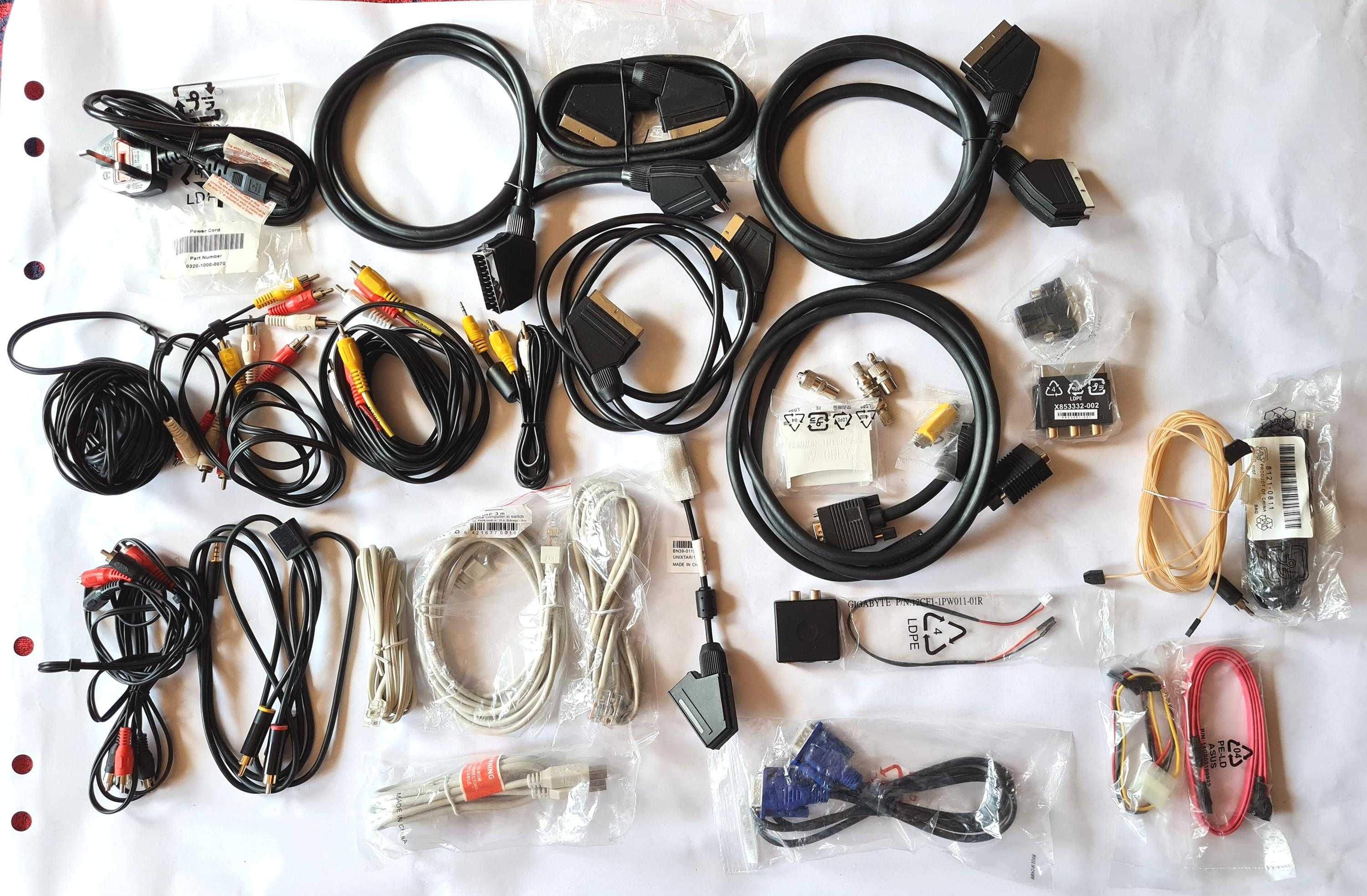 lot cabluri și diverse componente pentru PC, noi sau nefolosite