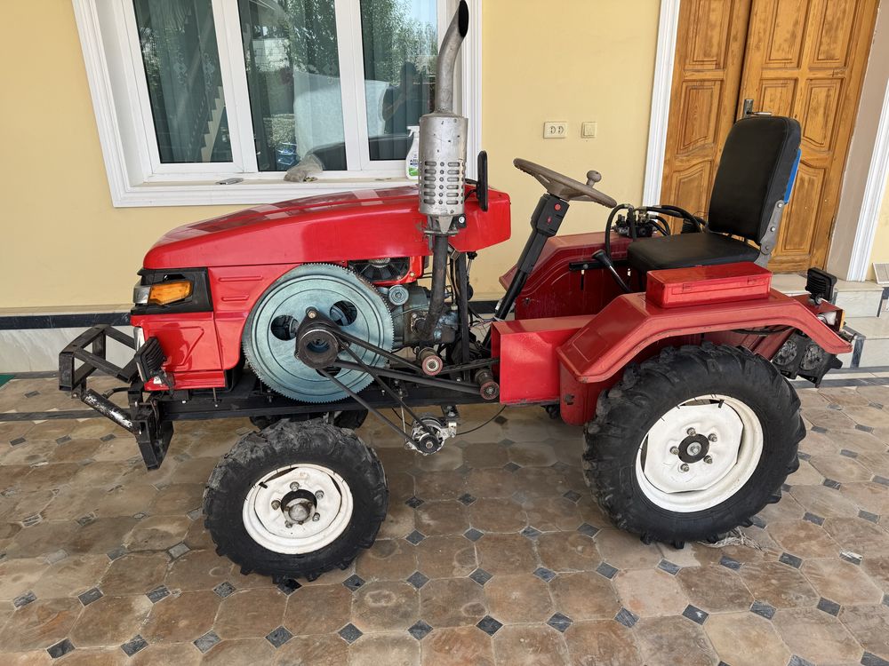 Mini traktor | uskunalari bilan sotiladi