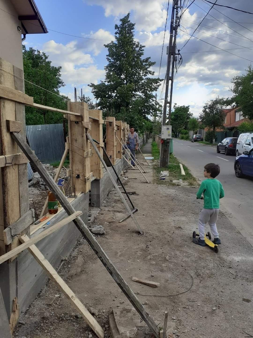 Construim garduri din sipca metalica, panou jaluzele, tabla, plasa, BC