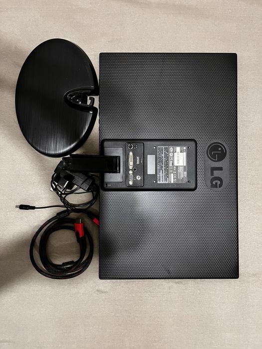 Монитор LG.
