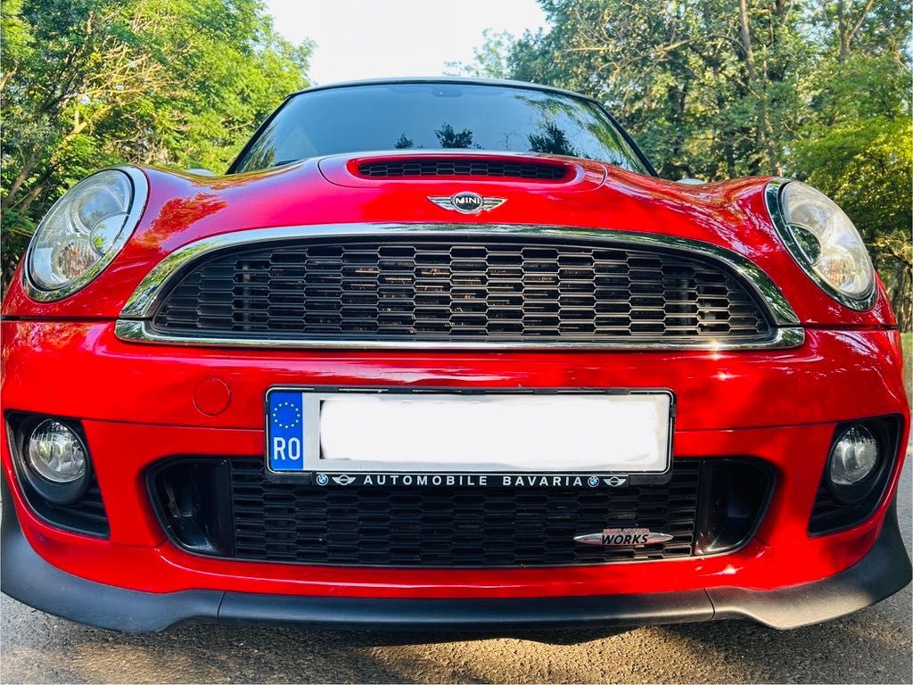 Mini John Cooper Works 1.6 Turbo 211 CP bine întreținută