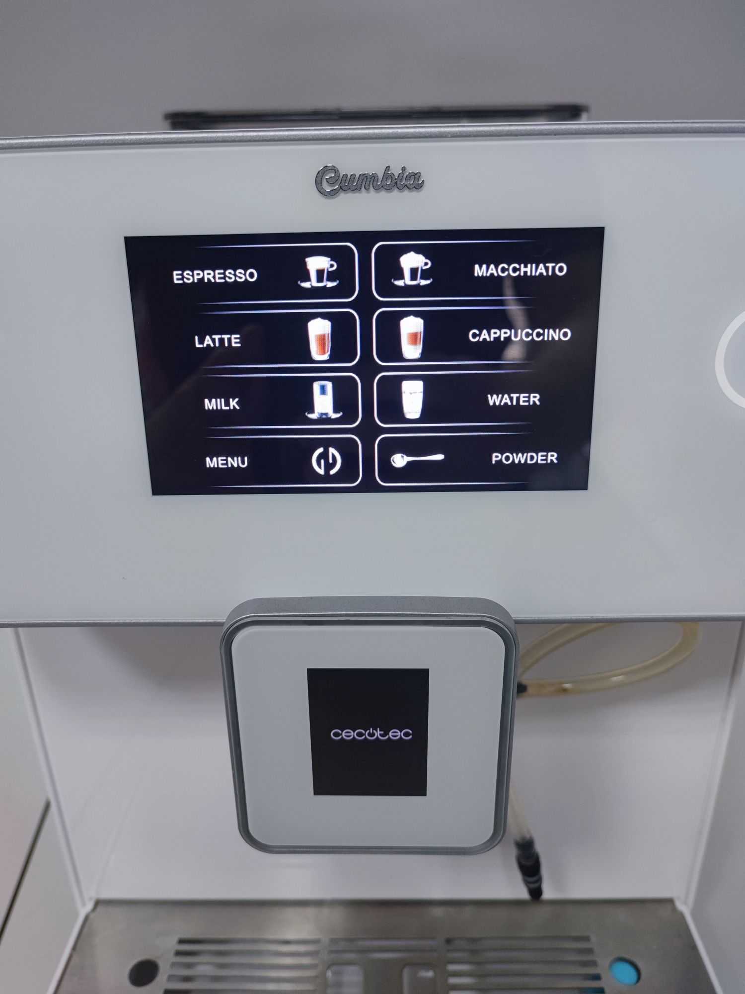 Espresor Cecotec Cumbia cu 300 de cafele si doua ecrane led ca NOU