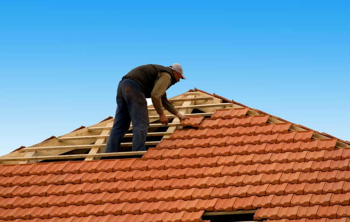Executam tigla ceramica acoperisuri mansardari