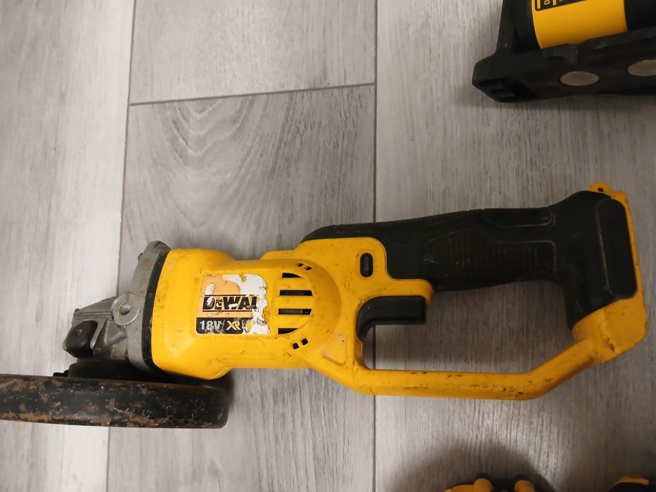 Dewalt scule      .