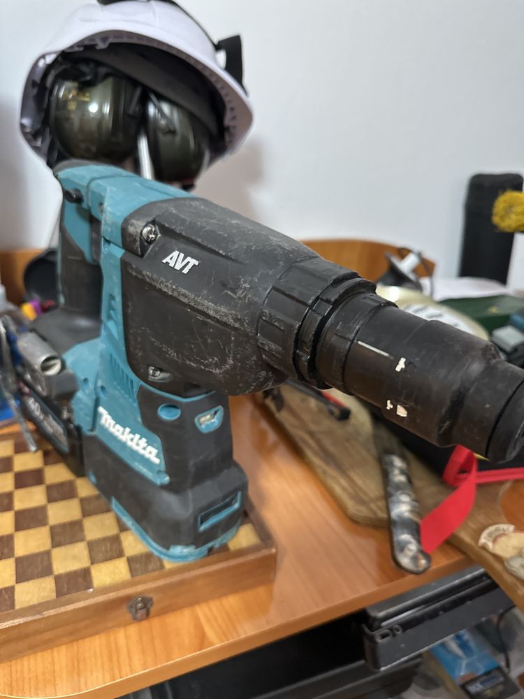 Rotopercutor makita XGT HR004G AVT