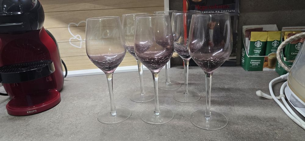 Чаши за бели и червени вина